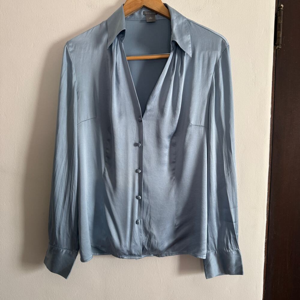 ANN TAYLOR Dusty Blue Silk Button down Classic Blouse Size 14